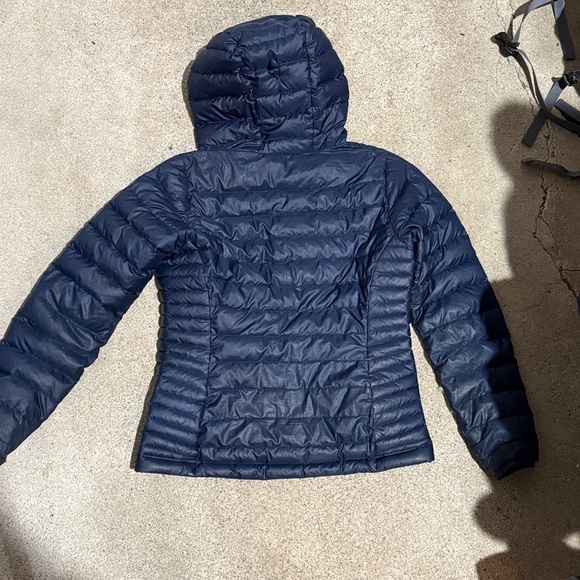 Patagonia Hooded Down Puffer Jacket - Picture 4 of 4